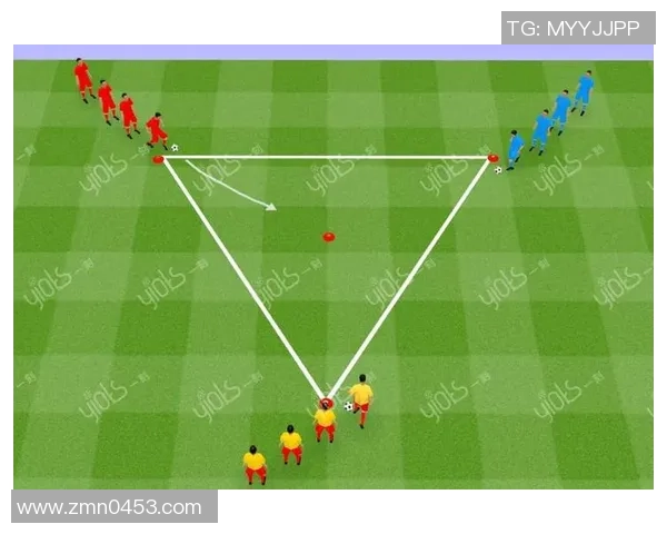 足球以10米每秒的速度飞驰而过的瞬间与激情 足球以10米每秒的速度飞驰而过的瞬间与激情